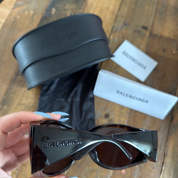 ?️Balenciaga Glossy Brown Sunglasses main image 8